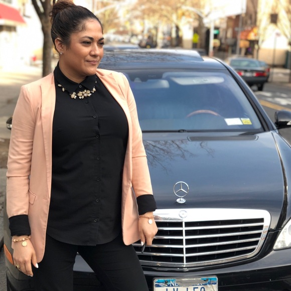 Meet your Posher, Jessenia - Picture 2 of 3